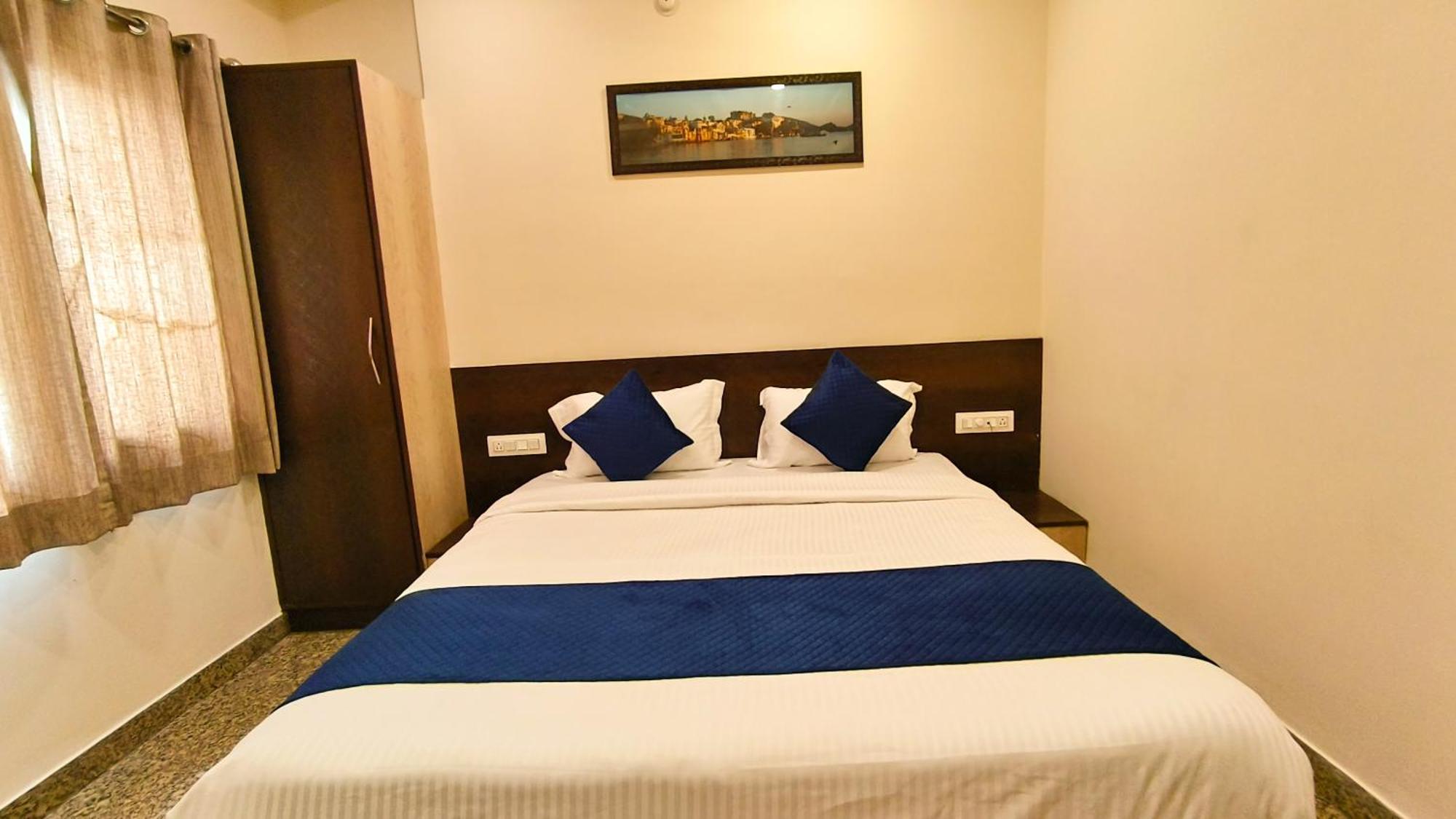 Hotel Rajputana Palace Удайпур Екстериор снимка