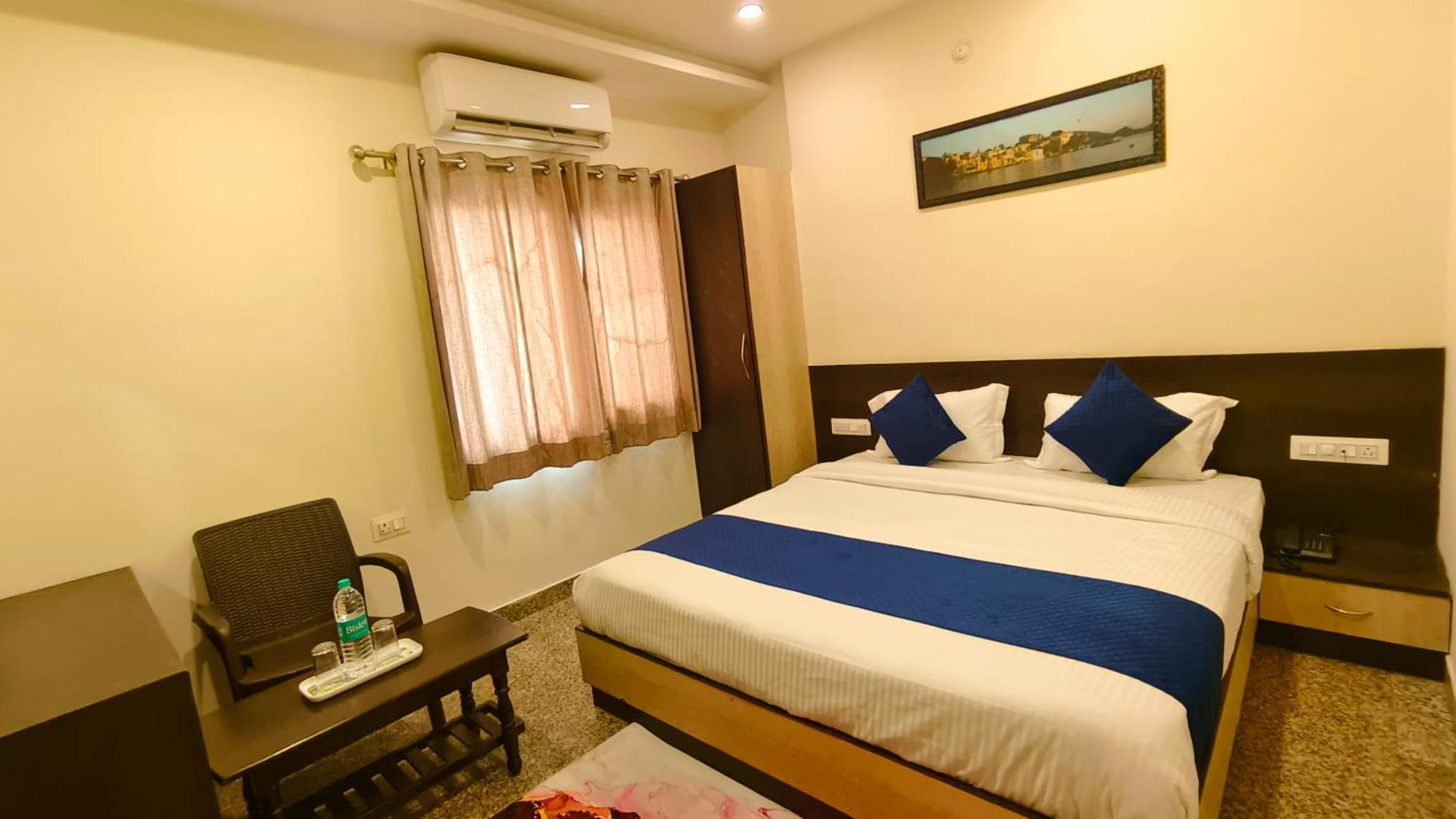 Hotel Rajputana Palace Удайпур Екстериор снимка